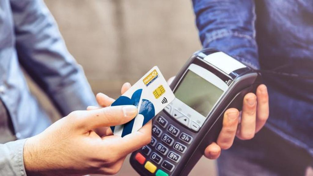 Pos, under 30 euros stop the obligation for payments: what you need to know